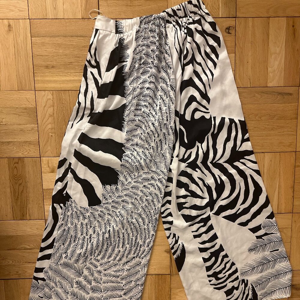 Akira - INTO THE NIGHT WIDE LEG PULL ON PANT